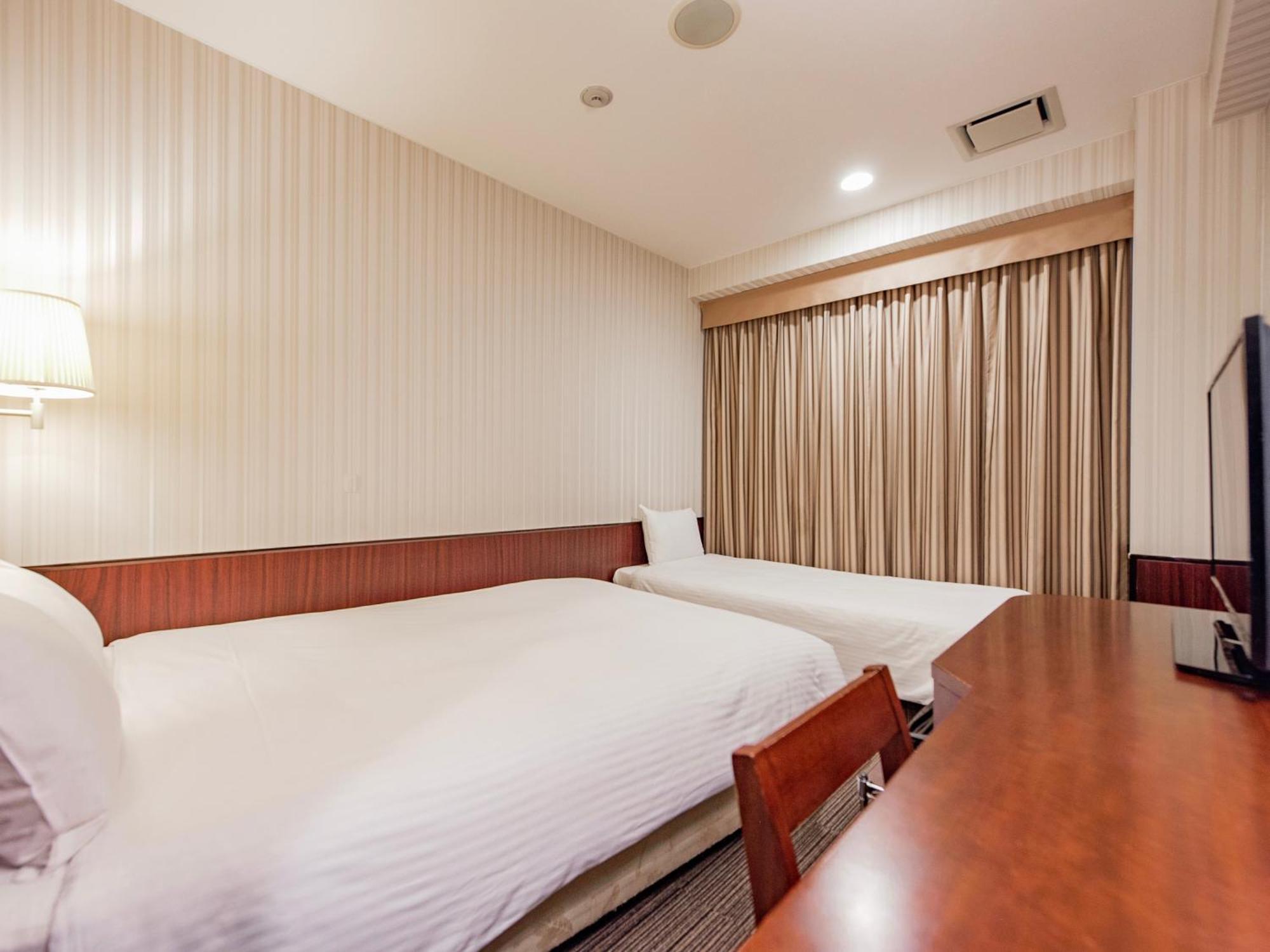 Hotel Hillarys Osaca Quarto foto